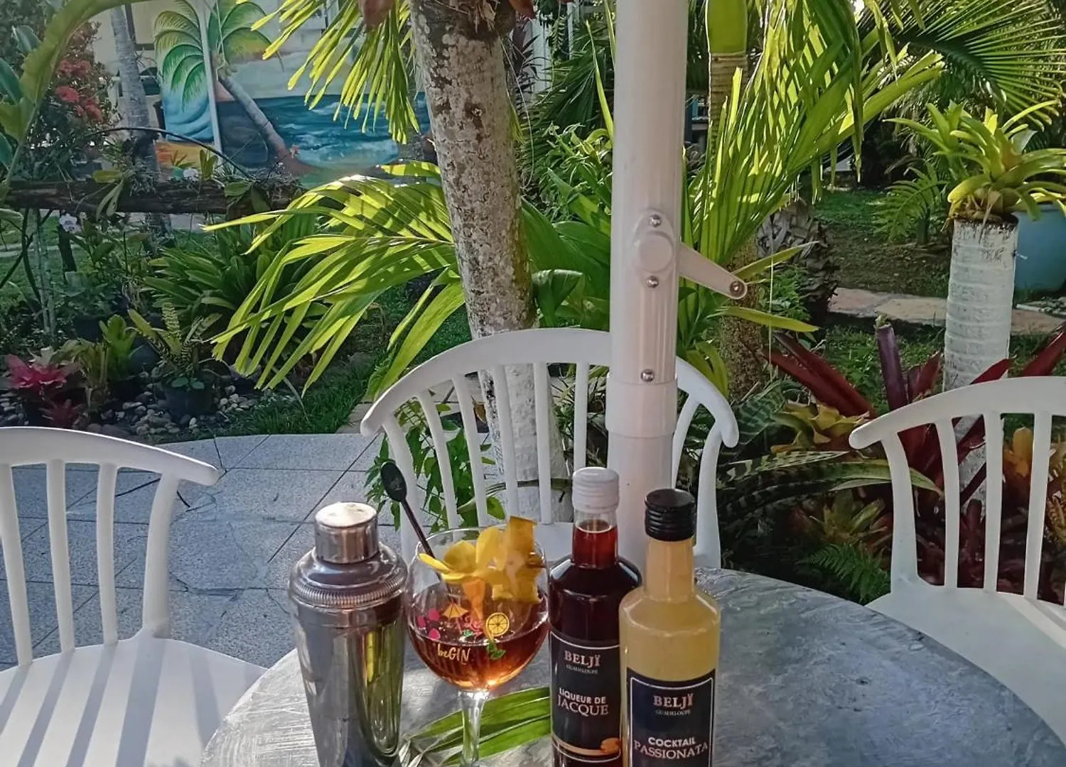 Bungalow Cosy A Sainte-Rose, Piscine Et Vue Sur Jardin. Holiday home Sainte-Rose